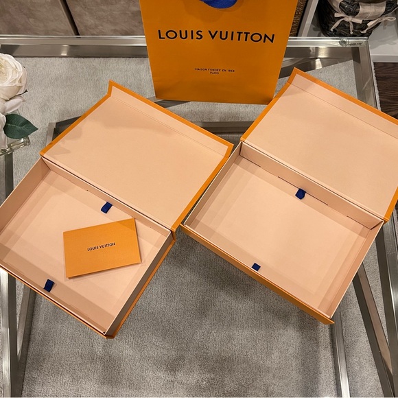 Louis Vuitton Magnetic Gift Boxes Set - Picture 7 of 13